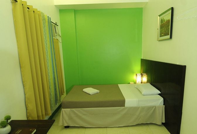 Imagen de los interiores del Hotel First Pacific Inn. Foto 16