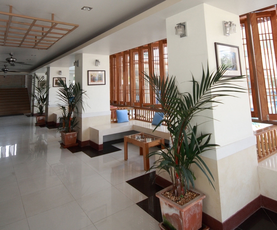 Imagen de los interiores del Hotel First Residence. Foto 10