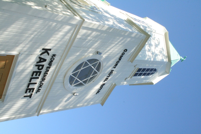 Imagen de los interiores del Hotel First Royal. Foto 11