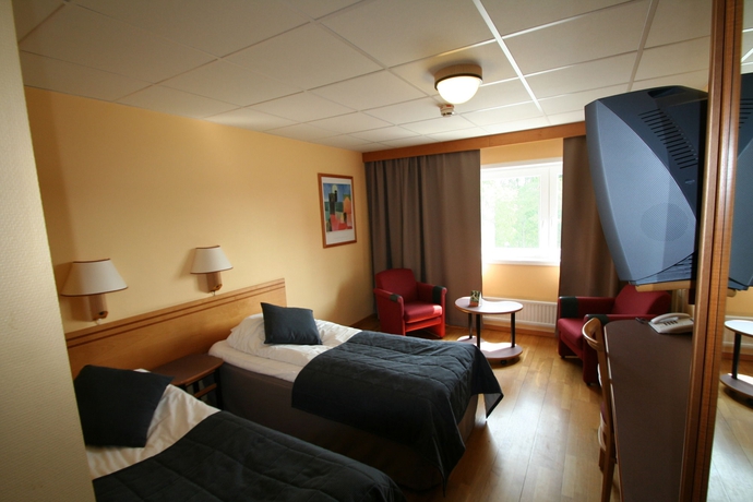 Imagen de la habitación del Hotel First Royal. Foto 8