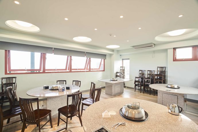 Imagen del bar/restaurante del Hotel First Shanhai. Foto 3