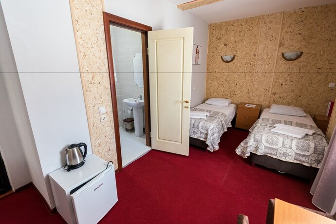 Imagen de la habitación del Hotel First Train. Foto 3