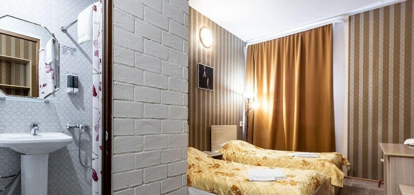 Imagen de la habitación del Hotel First Train. Foto 5