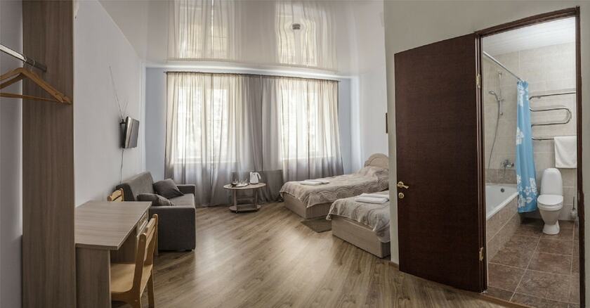 Imagen de la habitación del Hotel First Train. Foto 6