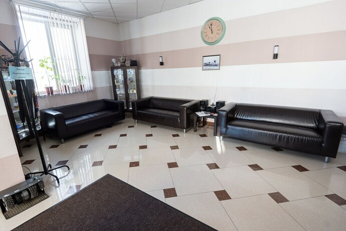 Imagen de los interiores del Hotel First Train. Foto 19