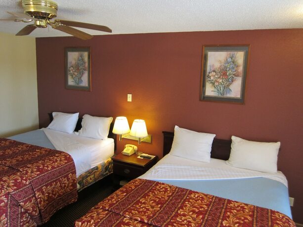 Imagen de la habitación del Hotel First Western Inn. Foto 15