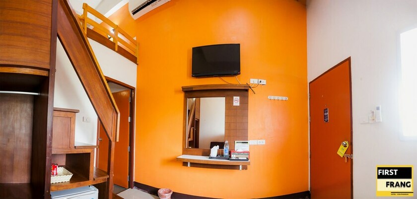 Imagen de la habitación del Hotel First and Frang. Foto 28