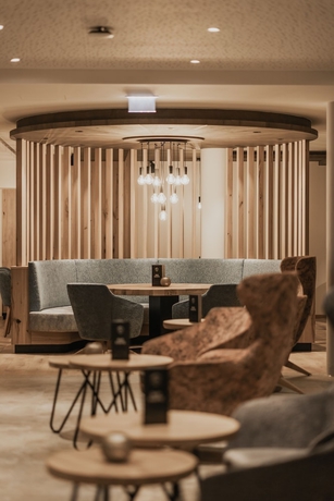 Imagen de los interiores del Hotel Firstpeak. Foto 18