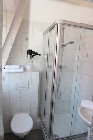 Imagen de la habitación del Hotel Firzlaffs Neum&uuml;nster. Foto 3