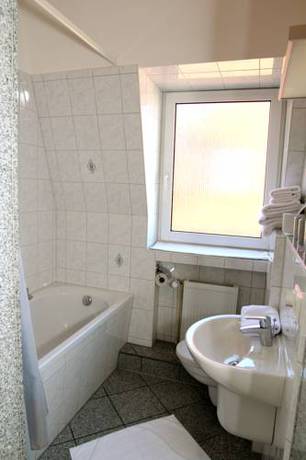 Imagen de la habitación del Hotel Firzlaffs Neum&uuml;nster. Foto 11
