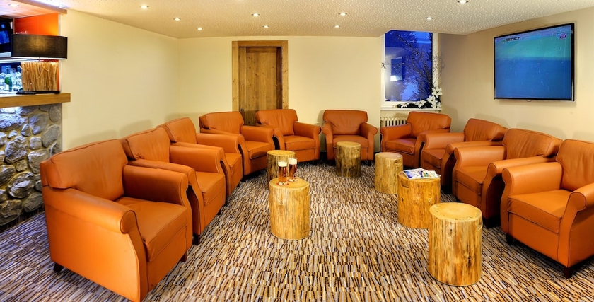 Imagen de los interiores del Hotel Fis. Foto 19