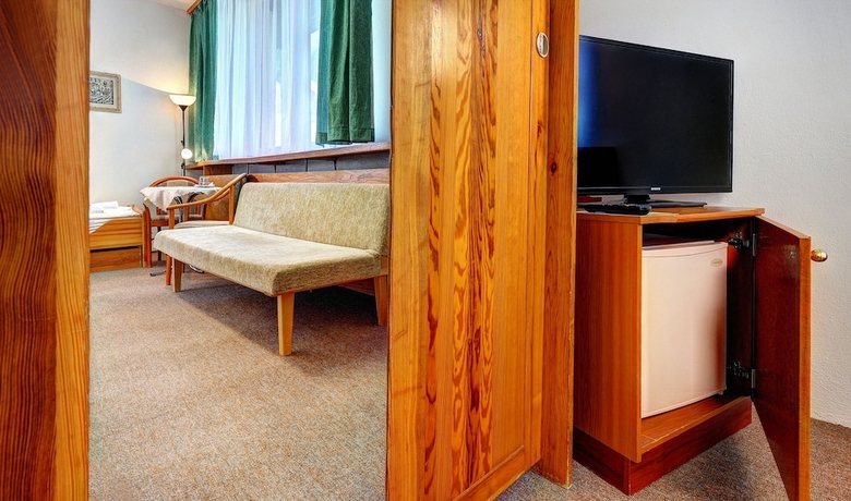 Imagen de la habitación del Hotel Fis. Foto 14