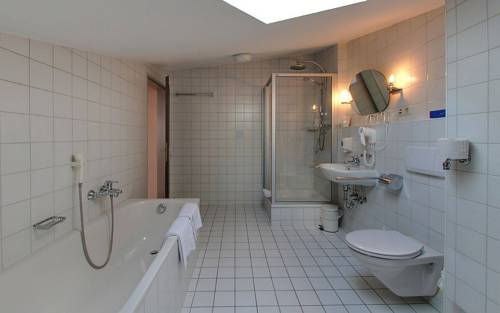 Imagen de la habitación del Hotel Fischer, Dachau. Foto 4