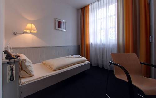 Imagen de la habitación del Hotel Fischer, Dachau. Foto 10