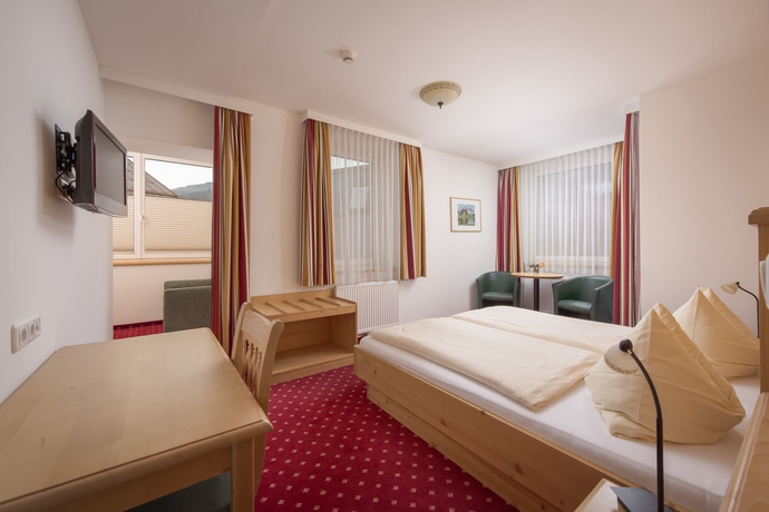 Imagen de los interiores del Hotel Fischer, Sankt Johann In Tirol. Foto 14