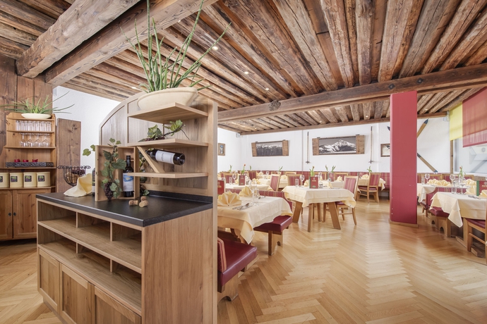 Imagen del bar/restaurante del Hotel Fischer, Sankt Johann In Tirol. Foto 2