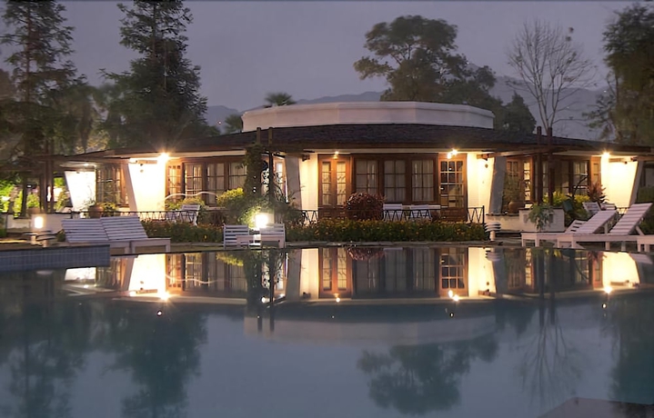 Imagen de la piscina del Hotel Fish Tail Lodge. Foto 18