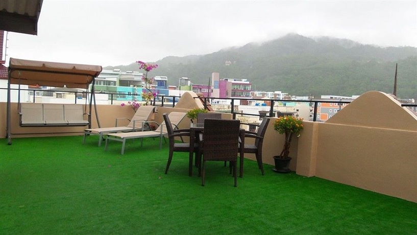 Imagen de los exteriores del Hotel Fish and Summer House. Foto 13
