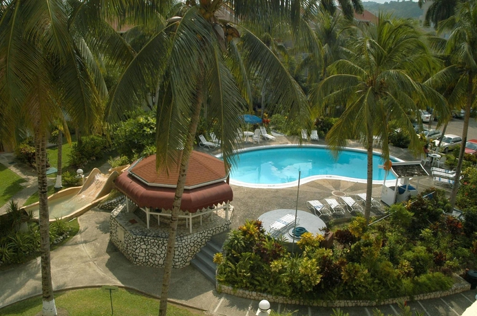 Imagen de los exteriores del Hotel Fisherman's Point Resort. Foto 9