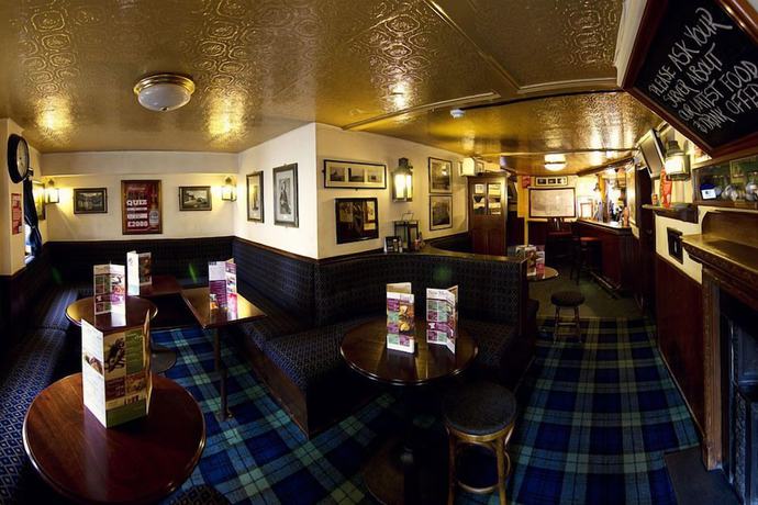 Imagen del bar/restaurante del Hotel Fisherman\'s Tavern - Inn by Greene King Inns. Foto 8