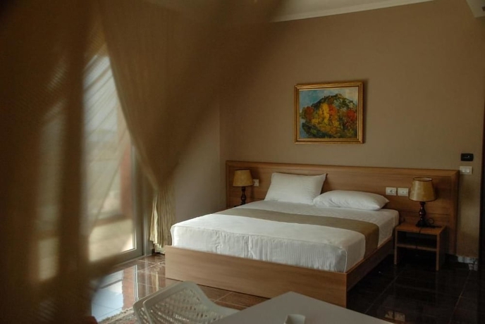 Imagen de la habitación del Hotel Fishta. Foto 7