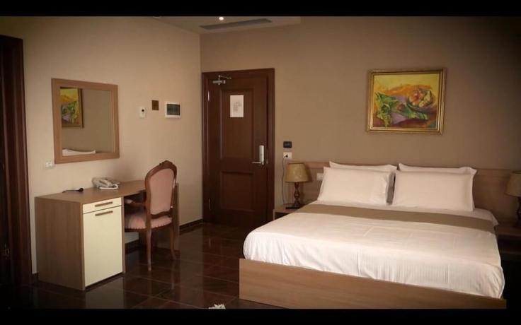 Imagen de la habitación del Hotel Fishta. Foto 9