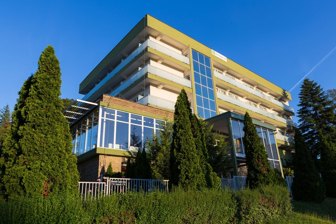 Imagen de los exteriores del Hotel Fit Hévíz. Foto 11