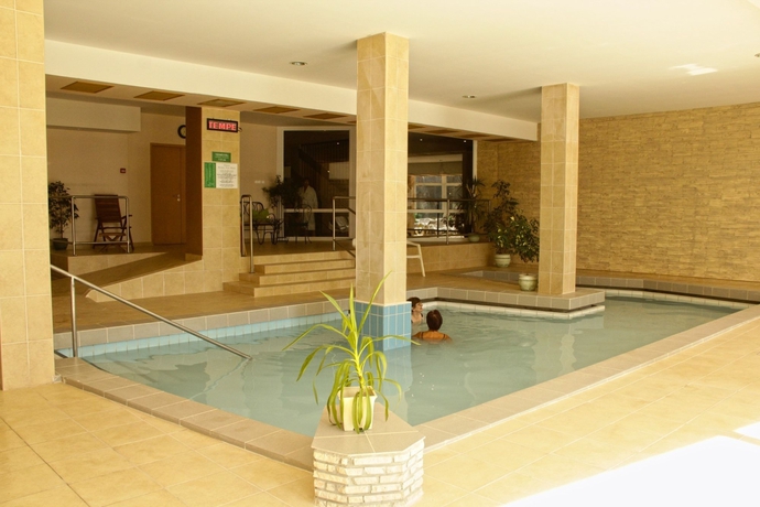 Imagen de la piscina del Hotel Fit Hévíz. Foto 16