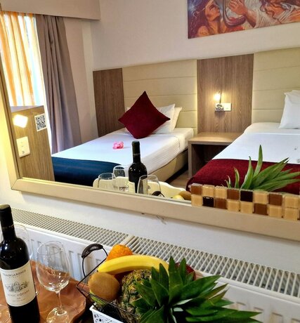 Imagen de la habitación del Hotel Fitos Inn Guest House. Foto 15