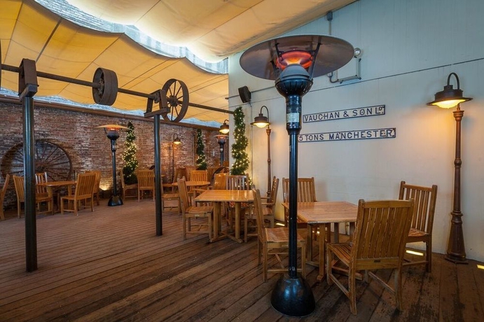 Imagen de los exteriores del Hotel Fitzpatrick Grand Central. Foto 9