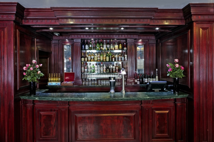 Imagen del bar/restaurante del Hotel Fitzrovia. Foto 3