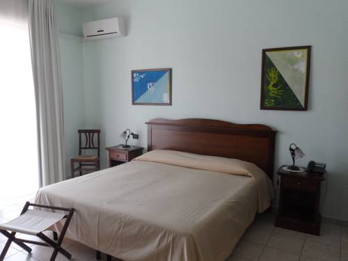 Imagen de la habitación del Hotel Fiumefreddo. Foto 4