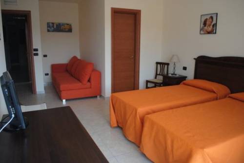 Imagen de la habitación del Hotel Fiumefreddo. Foto 11