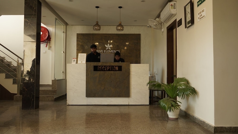 Imagen de los interiores del Hotel Five Elements Haridwar. Foto 15