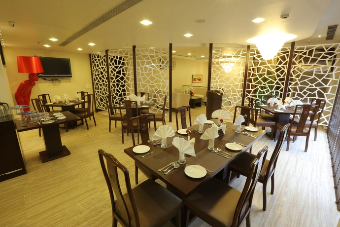 Imagen del bar/restaurante del Hotel Five Elements Hotels North Avenue Delhi. Foto 3
