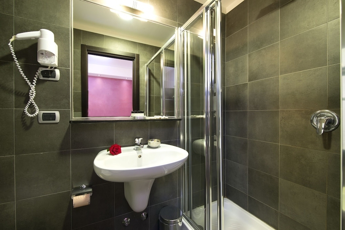 Imagen de la habitación del Hotel Five. Foto 17