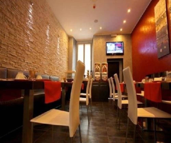 Imagen del bar/restaurante del Hotel Five, Mil&aacute;n. Foto 5