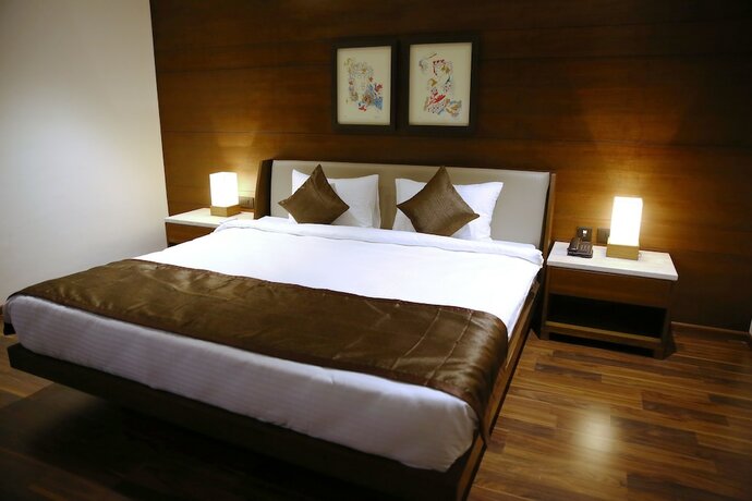 Imagen general del Hotel Five Petals and Banquets. Foto 2