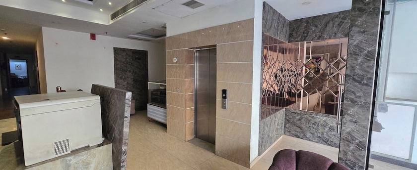 Imagen de los interiores del Hotel Five Seasons. Foto 14