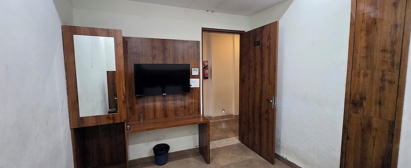 Imagen de la habitación del Hotel Five Seasons. Foto 3