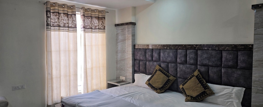 Imagen de la habitación del Hotel Five Seasons. Foto 6