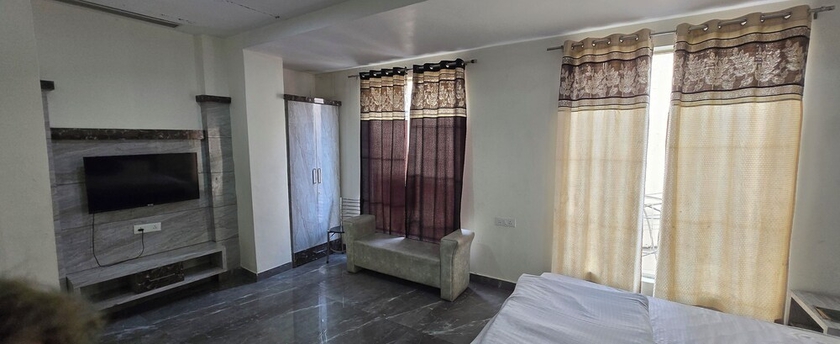 Imagen de la habitación del Hotel Five Seasons. Foto 10
