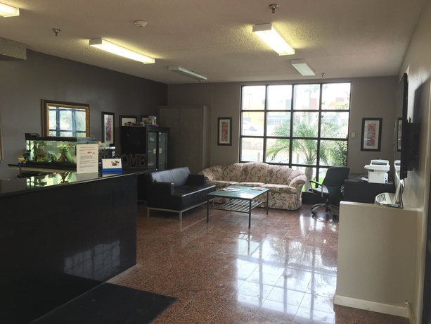 Imagen de los interiores del Hotel Five Star Inn West Covina. Foto 12