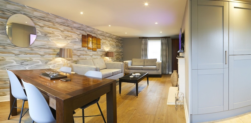 Imagen del bar/restaurante del Hotel Five Star Stays. Foto 6