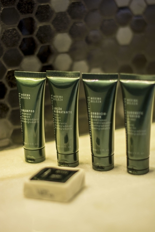 Imagen de la habitación del Hotel Five and Residences. Foto 11