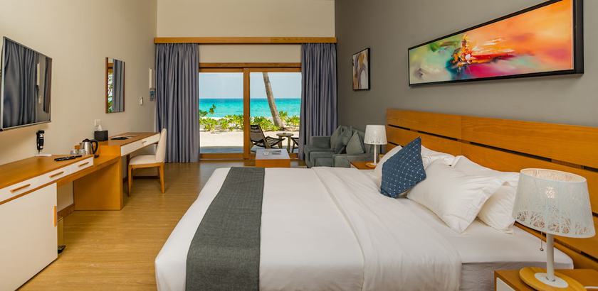 Imagen de la habitación del Hotel Fiyavalhu Resort Maldives. Foto 4