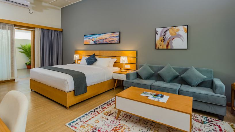 Imagen de la habitación del Hotel Fiyavalhu Resort Maldives. Foto 5