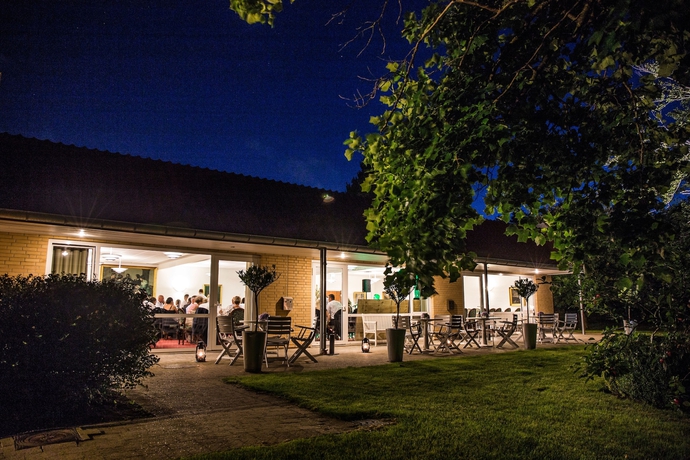 Imagen de los exteriores del Hotel Fjelsted Skov and Konference. Foto 14