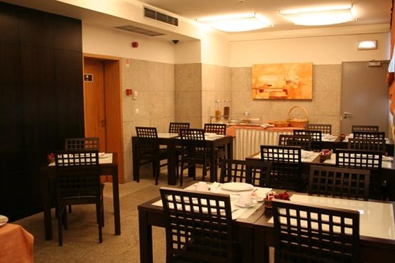 Imagen del bar/restaurante del Hotel Flag Barcelos. Foto 2