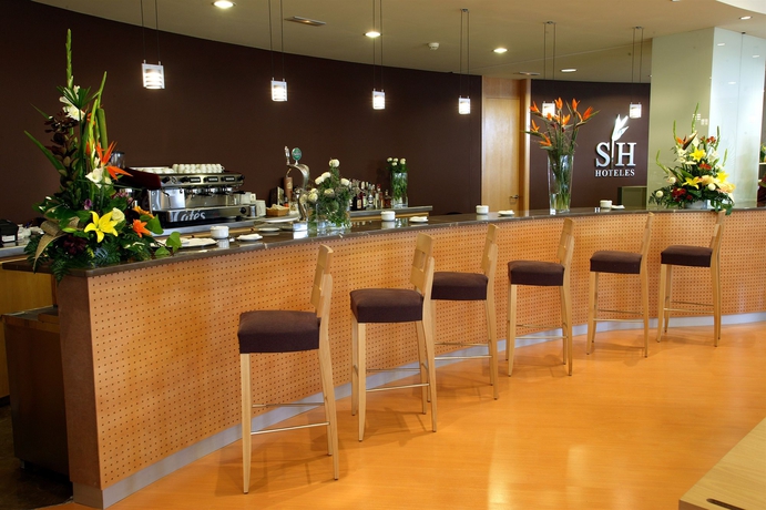 Imagen del bar/restaurante del Hotel Flag Valencia Florazar. Foto 3